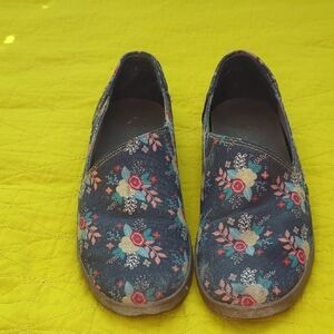Floral Slip-On Shoes